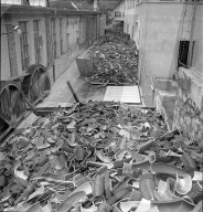 Zerschnittene gebrauchte Pneus; 1941