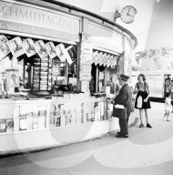 Kiosk in Zürich, circa 1941