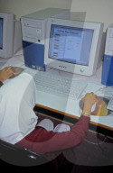 Englischunterricht per Computer in Oman, 2003