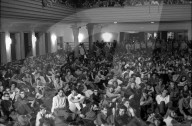 Vollversammlung der Aktion Autonomes Jugdenzentrum im Volkshaus Zürich 1968