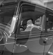 Bern, Taxifahrer, wartend, schlafend; 1943