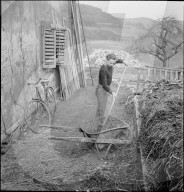WK 2: Landhilfe; freiwilliger Schüler, Misthaufen, 1940