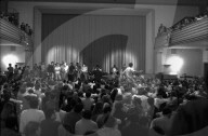 Vollversammlung der Aktion Autonomes Jugdenzentrum im Volkshaus Zürich 1968