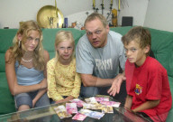 Stefan Angehrn mit seinen Kindern, 2004