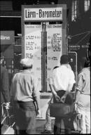Lärmbelastung: WWF- Lärm-Barometer im HB Zürich 1970