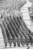 Militärischer Umzug an den Armeetagen der Expo 1964