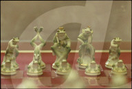 Antike Schachfiguren aus Keramik, Frosch-Sujets