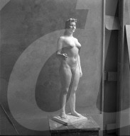 Frauenfigur von Charles Bänninger