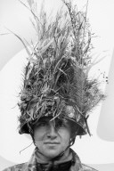 Schweizer Armee: Getarnter Soldat während Dreizack-Manöver 1989