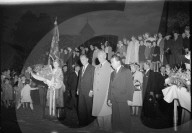 Henri Guisan bei Gedenkanlass für von den Nazis hingerichtete Widerstandskämpfer, 1948