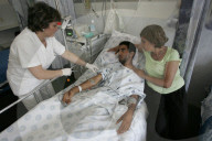 Nahost-Krieg 2006: Soldat Nir Yousef und seine Mutter im Spital Rambam, Haifa