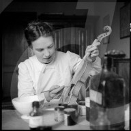 Brigitte Ueberwasser, Geigenbauerin, 1955