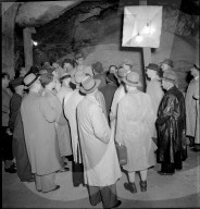 Presseführung durch Munitionslager Blausee-Mitholz 1949