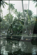 Menschen mit Kanus, Kanal in Cochin, 1981