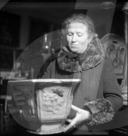 Antiquarin, 1943