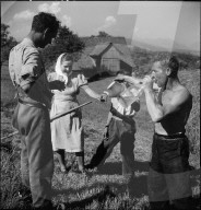 Bauern während Heuernte; 1943