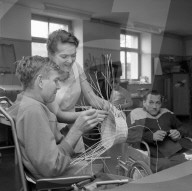 Handwerk: Ausbildung für Behinderte, Zürich 1957