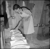 Brotbacken in Safien-Zalön, 1941