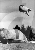 Grenzmarkierung durch Fesselballon, 1945