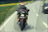 Motorradfahrer auf Landstrasse 1983