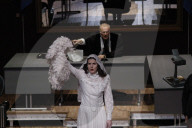 «Der zerbrochene Krug»: Brigitte und Richter Adam, 2006