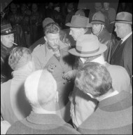 Demonstranten behindern Gäste; Polizeischutz für Armand Forel; 1961