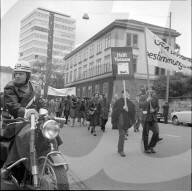 Protest gegen Krieg in Vietnam; Polizist, Motorrad; 1967