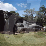 Stehender und liegender Buddha in Polonnaruwa, Sri Lanka ca. 1960