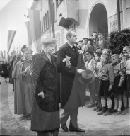 Elisabeth Amalie von Liechtenstein (l), 1943