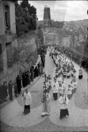 Kreuzträger bei Fronleichnam-Prozession in Freiburg 1941