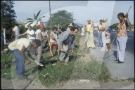 Arbeitsbrigaden Trottoir reinigend, Kuba 1976