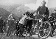 Mobilmachung; Kind begleitet Soldaten; 1939