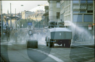 Wasserwerfer bei Jugend-Demonstrationen in Zürich 1980