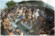 Jugendliche beim Tanzen, Strand-Disco auf Mykonos 1997