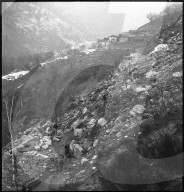 Erdrutsch im Maggiatal; Geröll blockiert Strasse; 1950