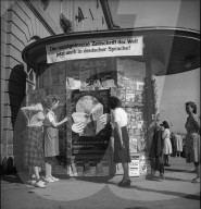 Kiosk Hauptpost Bern: Werbung für "Das Beste", 1948