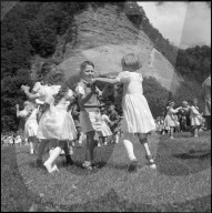 Kinder beim Tanzen an der Solennität, Burgdorf 1951
