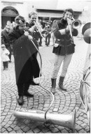 Tuba-Musikant an  der Zürcher Fasnacht 1969