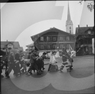 Buben mit Kuhglocken beim "Trinkle", Kerns 1958