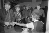 Zürcherinnen zum ersten Mal an der Wahlurne, 1969