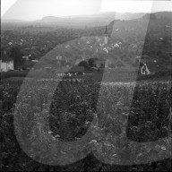Das Dorf Rafz mit Rebberg, 1959