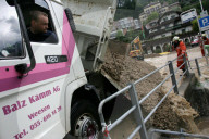 Unwetter 2005: LKW-Chauffeur Guido Böhni im Einsatz