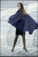 Miss Schweiz Karina Berger zeigt Herbst- Wintermode 1989
