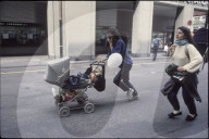 Tschernobyl Demonstration in Bern, Anti AKW Demo 1987, Mutter mit Kinderwagen