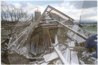 Eingestürztes Holzhaus in Auw 1995