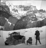 Rosenlaui, Militärjeep der US-Armee mit Funkanlage; 1946