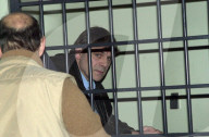 Gerhard G. im Kastenwagen der Polizei