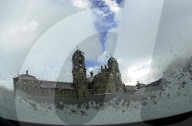 Kloster Einsiedeln aus Auto fotografiert, Sturmwetter