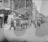 Generalmobilmachung; Pferde werden durch Strasse geführt; 1940