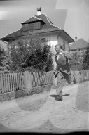 Mobilmachungs-Reportage 1947: Einberufener rennt nach Hause